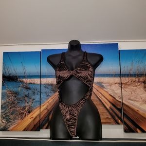 Icon swim one piece swimsuit